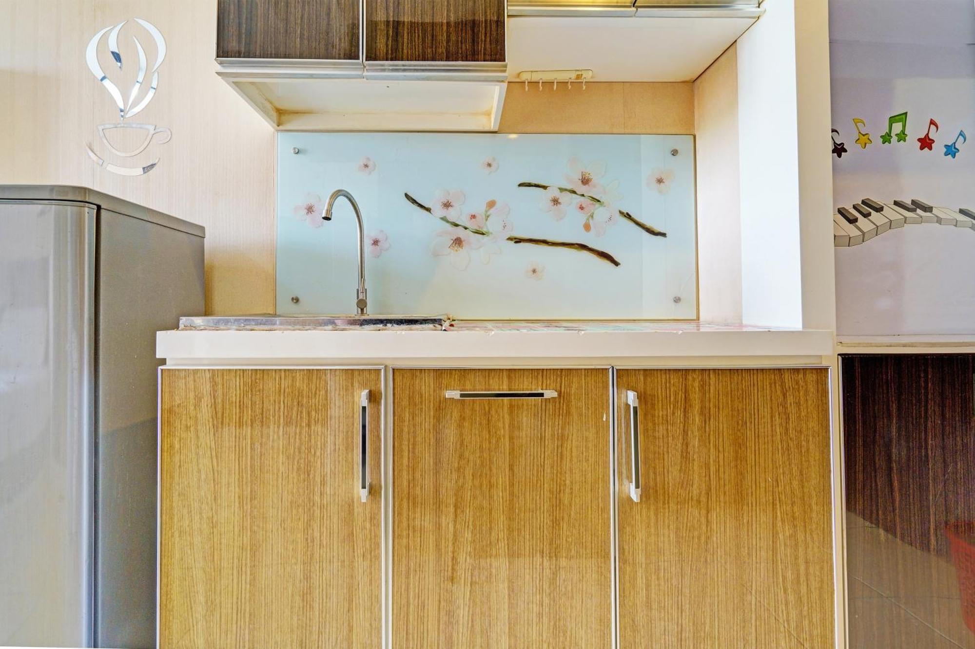 Oyo Life 93170 Apartement Gateway Cicadas By Mr Pro Bandung Exterior photo